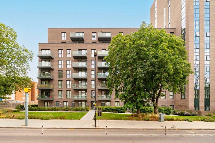 1 Bedroom Flat For Sale In Coster Avenue, London, N4
