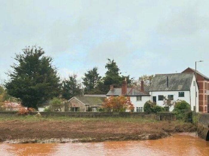 3 Bedroom Cottage To Rent In Bridge Hill, Topsham, Exeter, EX3