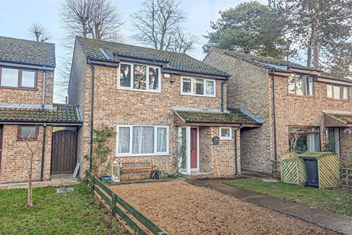 3 Bedroom Detached House For Sale In Centre Drive, Newmarket, CB8