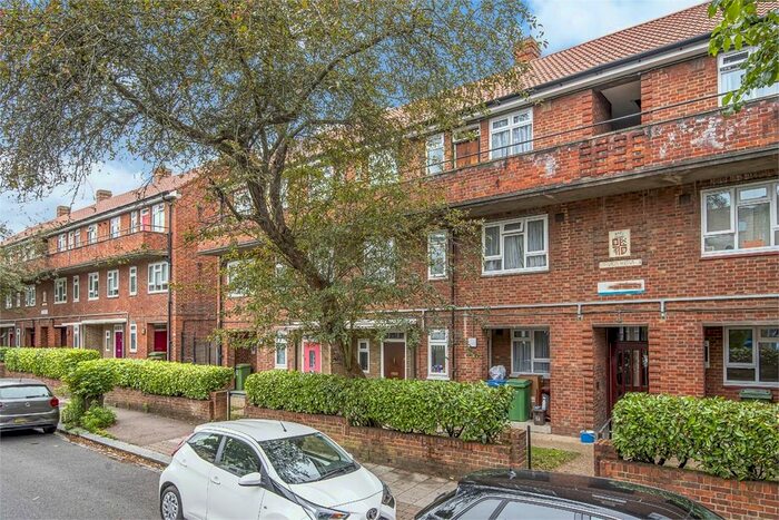 2 Bedroom Terraced House To Rent In Melbourne Grove, East Dulwich, SE22