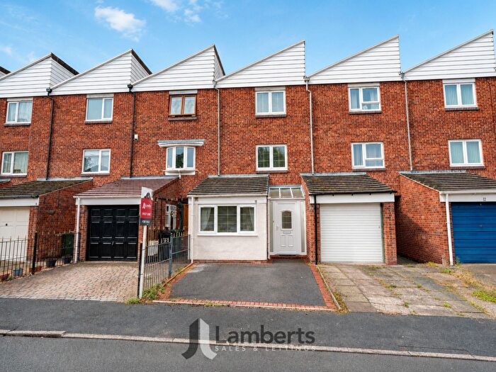 3 Bedroom Terraced House For Sale In Linton Close, Winyates East, B98