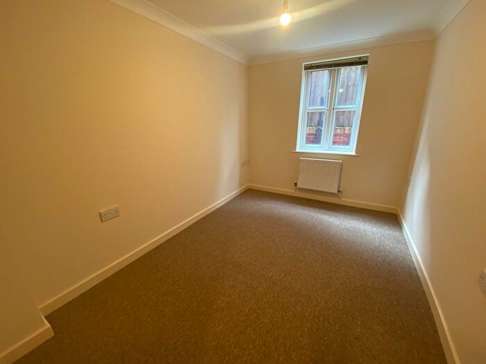 1 Bedroom Flat To Rent In Ringwood Road, Poole, BH14