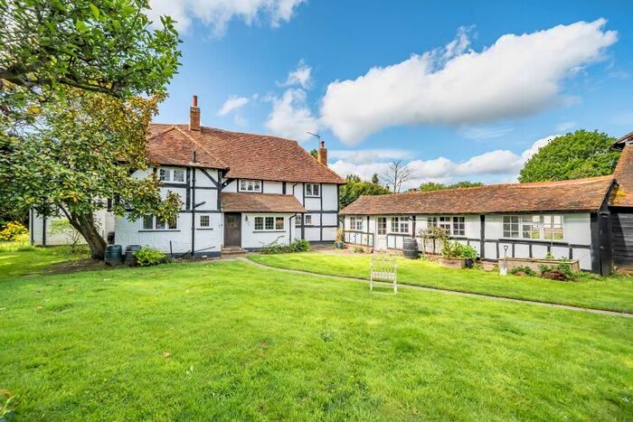 4 Bedroom Detached House For Sale In Chobham, Surrey, GU24