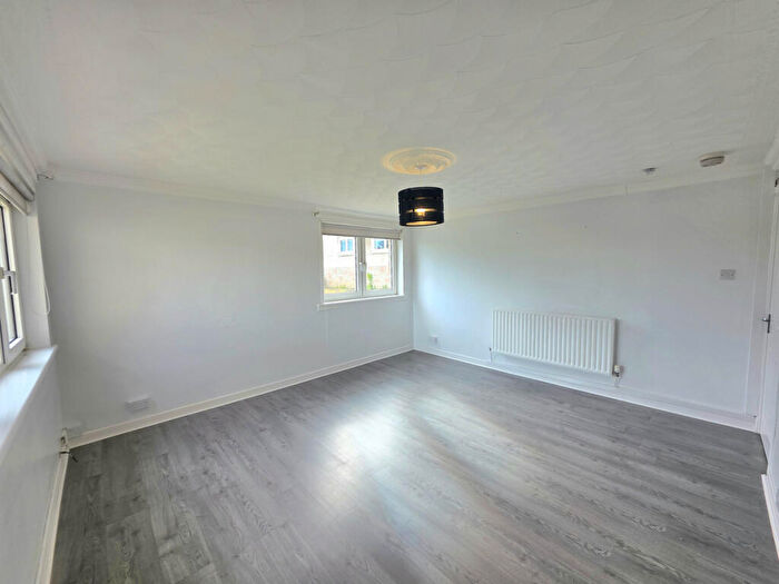 3 Bedroom Flat To Rent In Drumclair Place, Airdrie, ML6