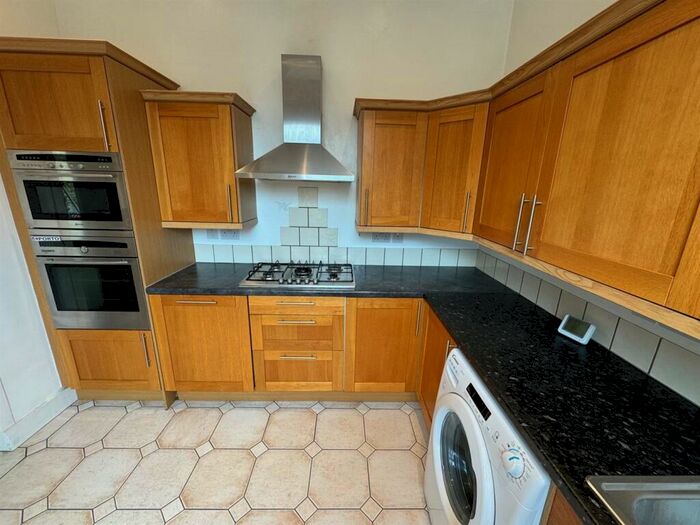 2 Bedroom Flat To Rent In Castle Hill Avenue, Folkestone, CT20
