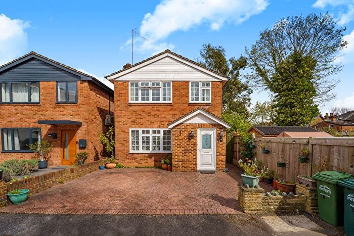 3 Bedroom Detached House For Sale In New Street, Staines-Upon-Thames, TW18