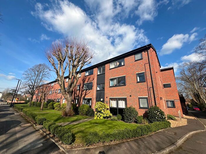 1 Bedroom Flat To Rent In Ray Park Avenue, Maidenhead, SL6