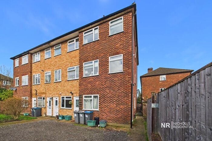 2 Bedroom Maisonette For Sale In May Close, Chessington, Surrey., KT9