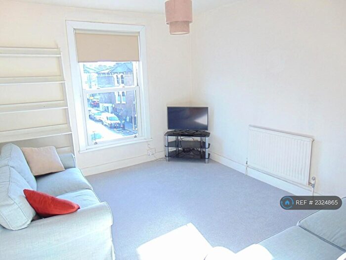 1 Bedroom Flat To Rent In Graham Rd, London, E8