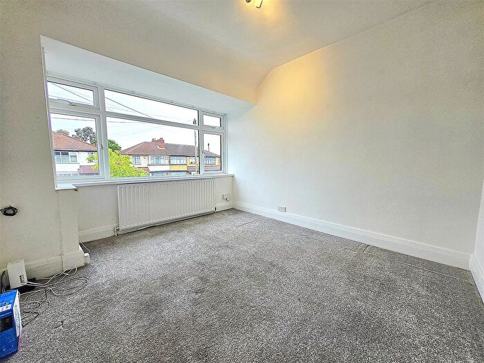 1 Bedroom Maisonette To Rent In Wood End Gardens, Northolt, UB5