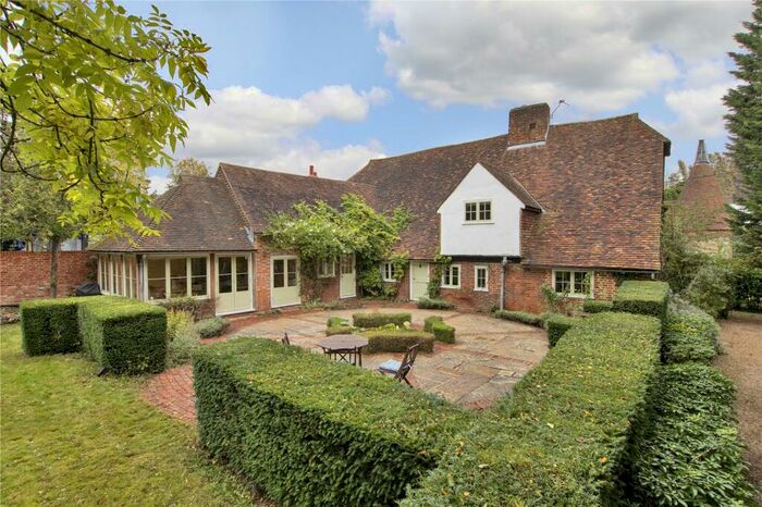 5 Bedroom Detached House For Sale In Taylors Lane, Trottiscliffe, West Malling, Kent, ME19
