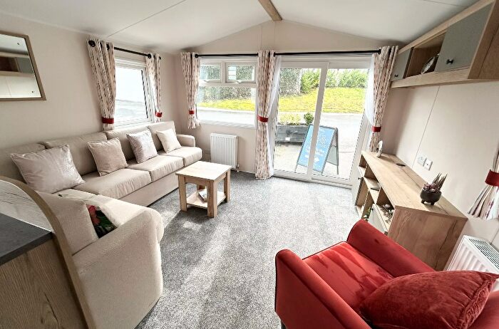 2 Bedroom Park Home For Sale In Dartmouth Road, Paignton, TQ4