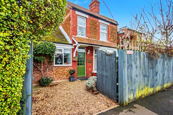 3 Bedroom Semi Detached House For Sale In Neville Road, Heacham, PE31