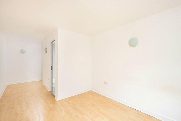 2 Bedroom Flat For Sale In Dakota Building, Deals Gateway, London, SE13