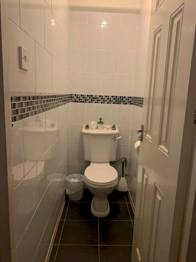 3 Bedroom Semi-Detached House To Rent In Sunnyside Road East, Edmonton, N9