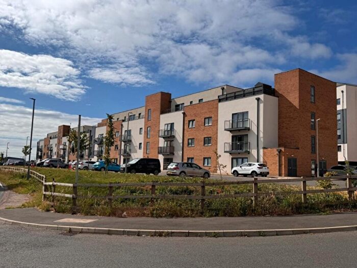 2 Bedroom Apartment To Rent In Ivy Apartments, Gorse Road, Luton, Bedfordshire, LU1