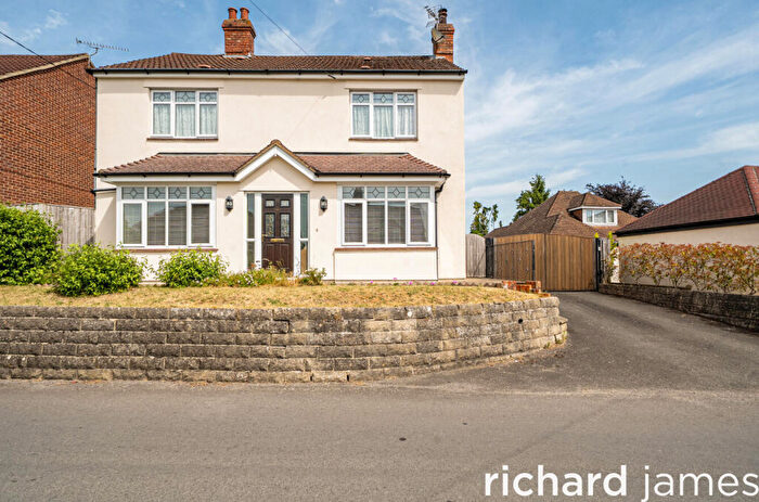 4 Bedroom Detached House For Sale In Pavenhill, Purton, SN5