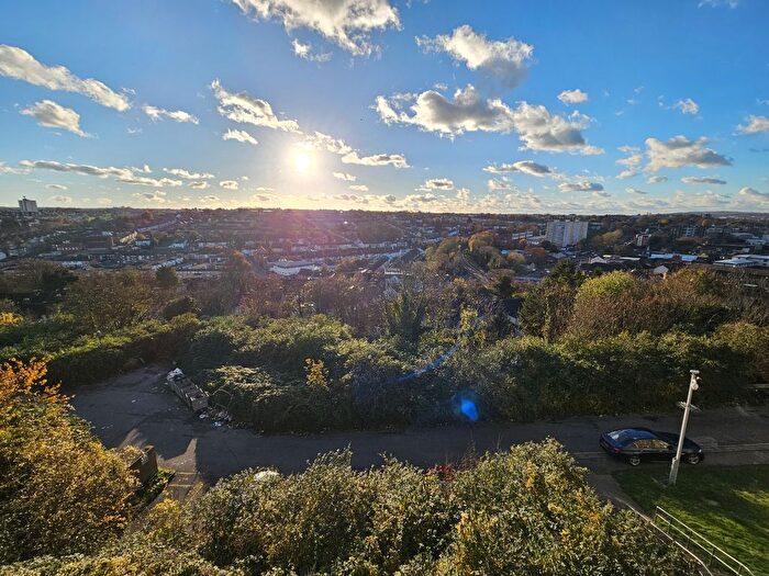 1 Bedroom Flat For Sale In Flat Samuels Tower, Longhill Avenue, Chatham, Kent, ME5