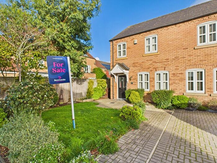 3 Bedroom End Of Terrace House For Sale In Bowland Way, Kingswood, Hull, East Riding Of Yorkshire, HU7