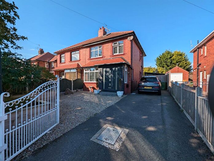 3 Bedroom Semi-detached House For Sale In Throxenby Lane, Scarborough, YO12