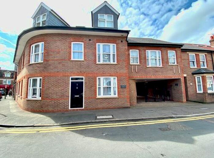 2 Bedroom Flat To Rent In Percy Court, Watford, WD18