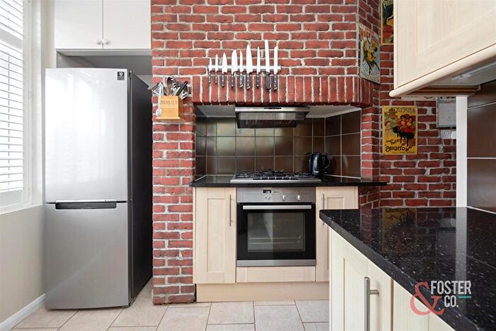 2 Bedroom Flat For Sale In Montefiore Road, Hove, BN3
