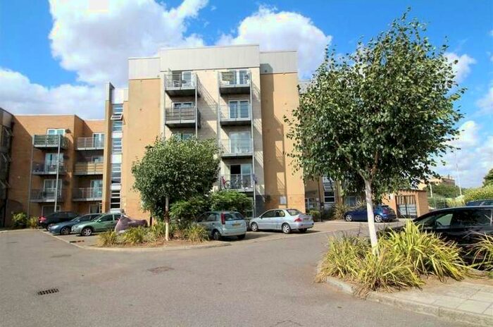 2 Bedroom Flat To Rent In Blade Court, Romford, RM7