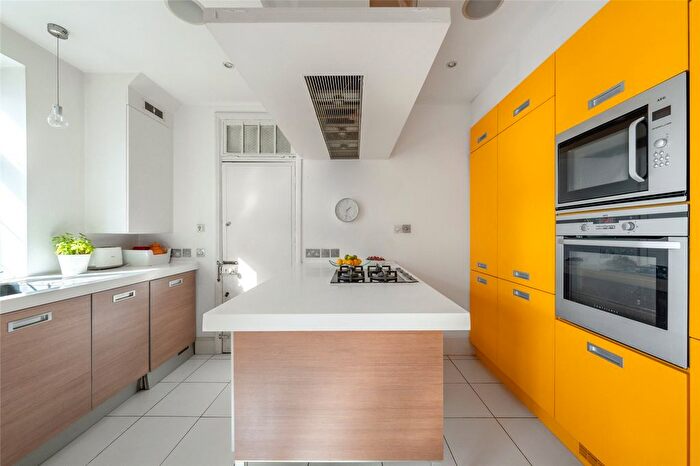 2 Bedroom Flat For Sale In Clifton Court, Northwick Terrace, St John's Wood, London, NW8