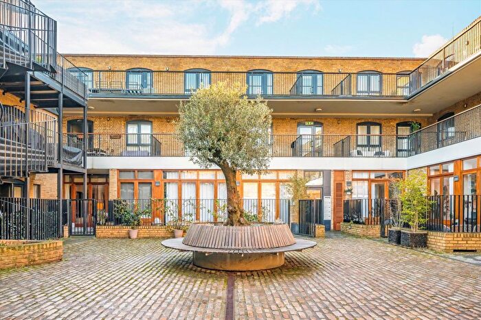 1 Bedroom Flat For Sale In Tooting High Street, Tooting, SW17