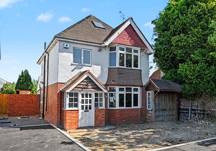 3 Bedroom Detached House For Sale In Reading Road, Woodley, Reading, Berkshire, RG5