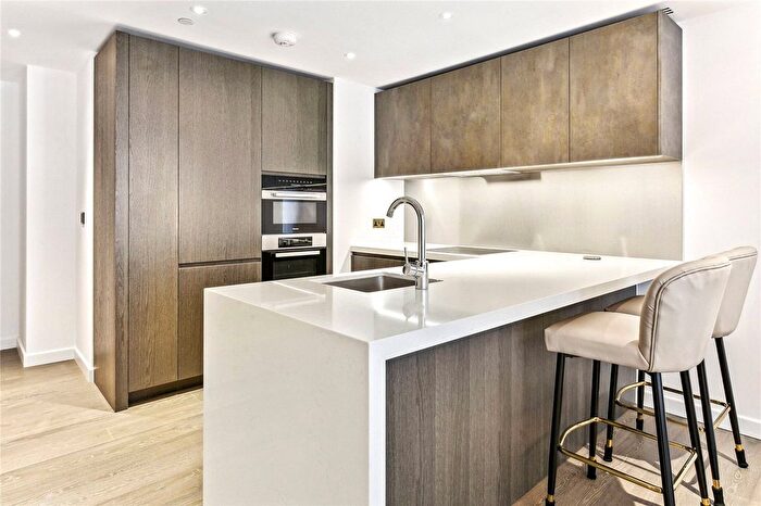 2 Bedroom Flat To Rent In Carnation Way, Thames City, SW8
