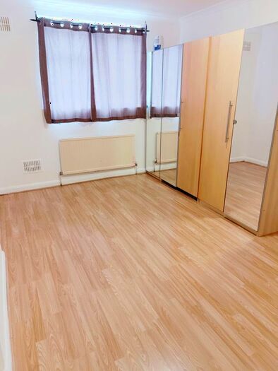 1 Bedroom Flat To Rent In Draper Court, Bridge Road, Grays, RM17