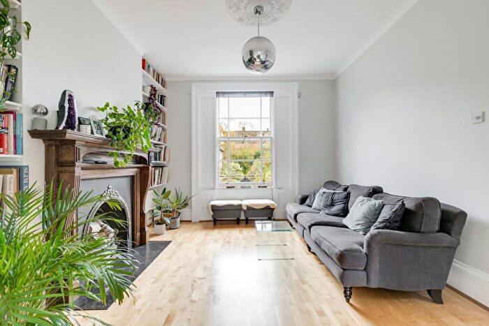 5 Bedroom Semi-Detached House For Sale In Rochester Square, Camden, NW1 - Photo 3