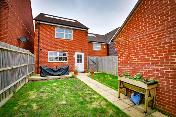 2 Bedroom Detached House For Sale In Swanmore - Detached, SO32