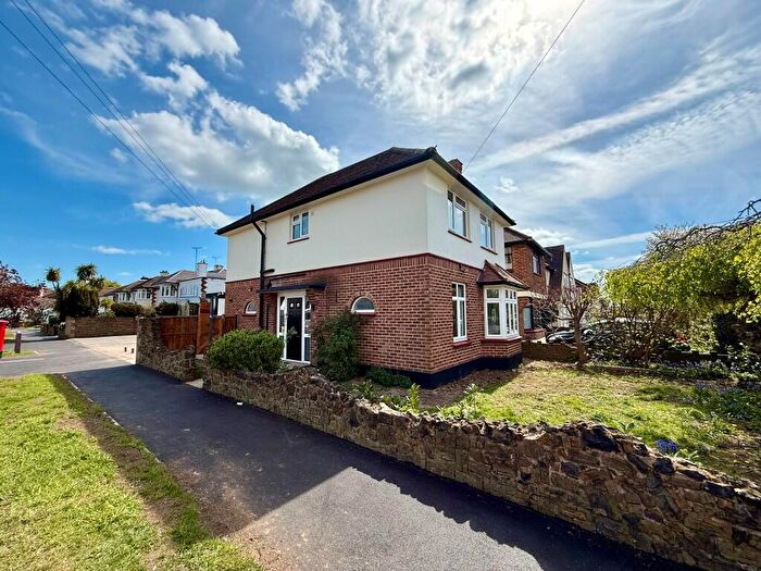 2 Bedroom Flat For Sale In Woodgrange Drive, Southend-On-Sea, Essex, SS1