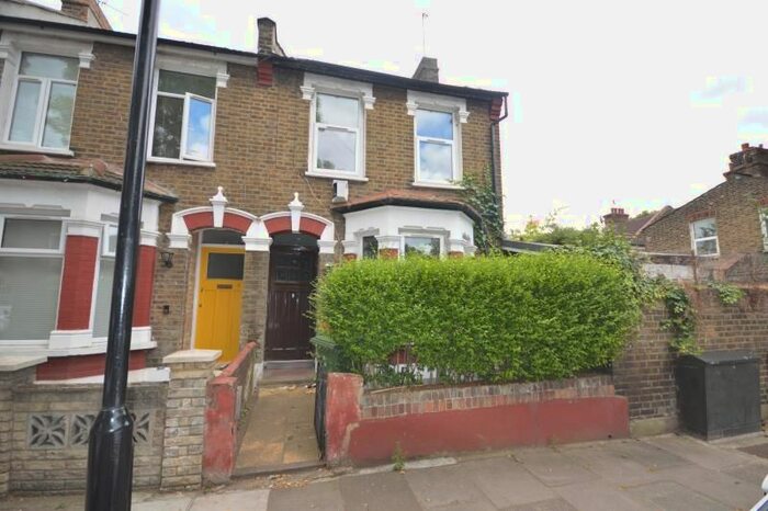 3 Bedroom End Of Terrace House To Rent In Woodside Road, Plaistow, London, E13