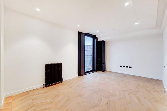 2 Bedroom Flat To Rent In Circus Road East, London, SW11