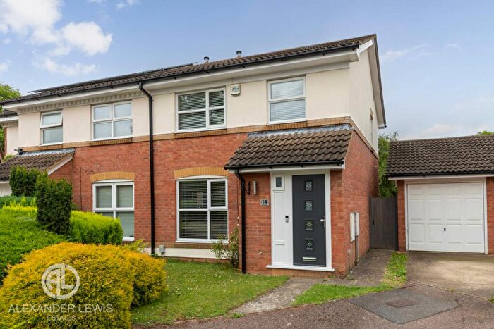 3 Bedroom Semi-Detached House For Sale In Ringtale Place, Baldock, SG7