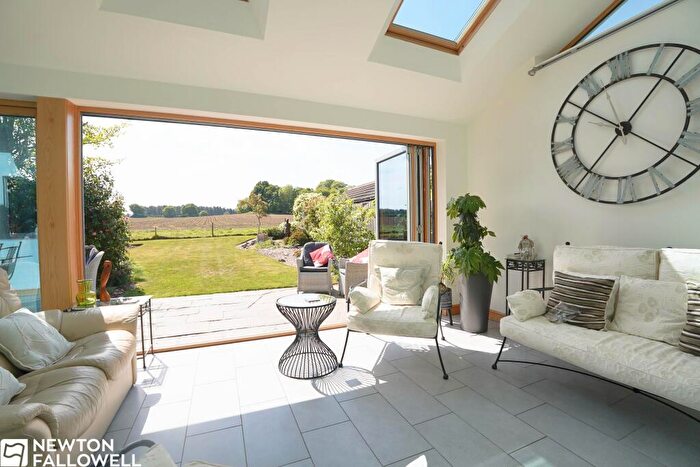 3 Bedroom Bungalow For Sale In The Coppice, Barnby Moor, DN22