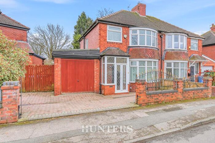 3 Bedroom Semi Detached House For Sale In Uplands, Alkrington, Manchester, M24