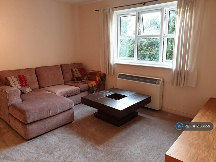 2 Bedroom Flat To Rent In Glaisher Street, London, SE8