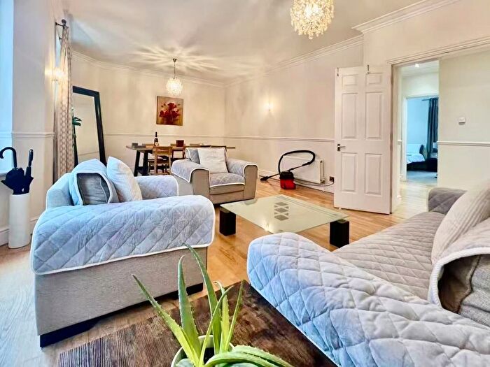 3 Bedroom Flat To Rent In Eastcastle Street, Oxford Street, W1T