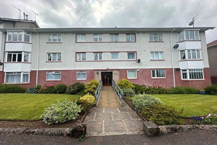 3 Bedroom Flat To Rent In Broomburn Drive, Glasgow, G77