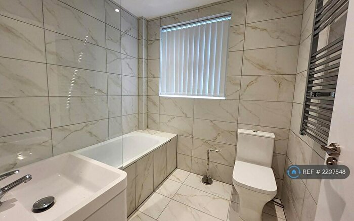 2 Bedroom Flat To Rent In Rochdale, Rochdale, OL12