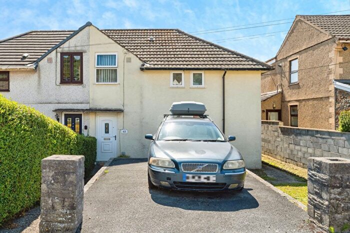 3 Bedroom Semi-Detached House For Sale In Tyle Teg, Burry Port, Carmarthenshire, SA16