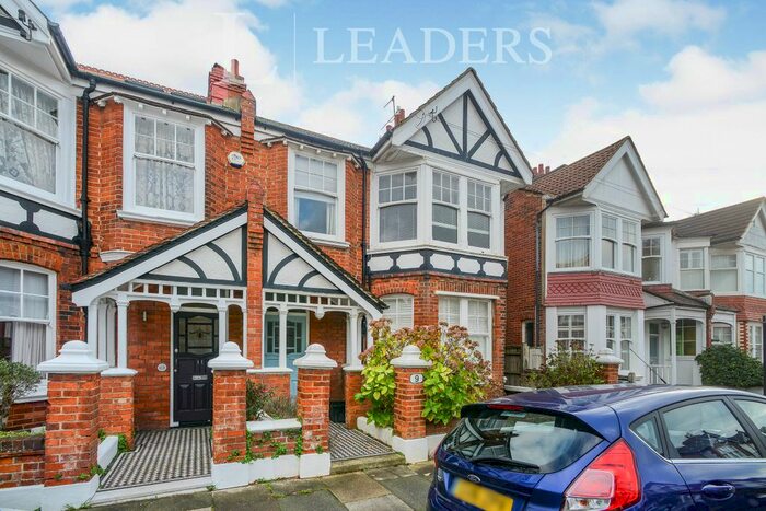 3 Bedroom Flat To Rent In Raphael Road, Hove, BN3