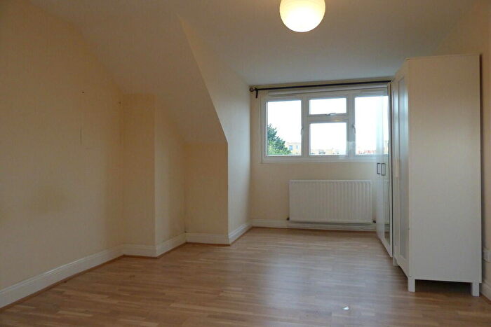 2 Bedroom Apartment To Rent In Dudden Hill Lane, London, NW10