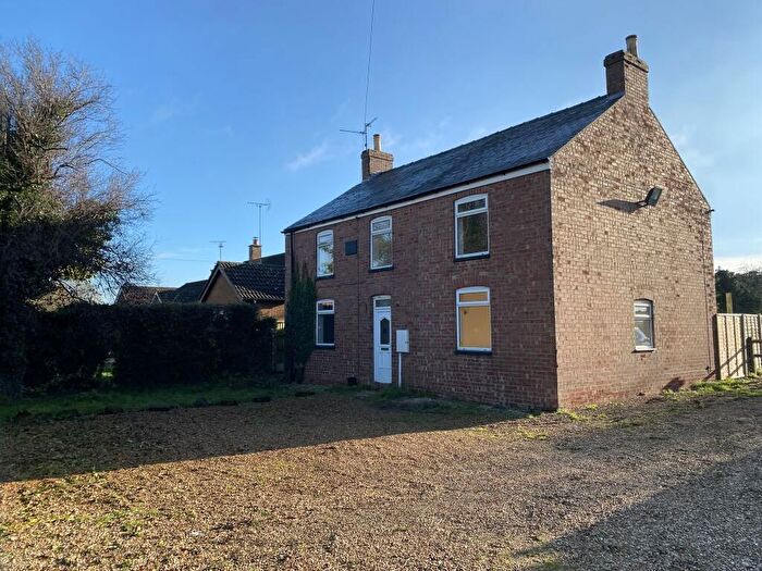 4 Bedroom Detached House For Sale In Roman Bank, Moulton Seas End, Spalding, PE12