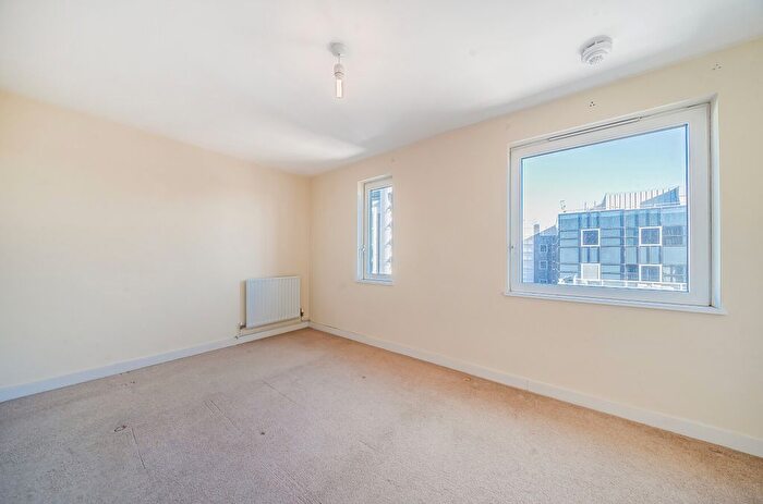 1 Bedroom Flat For Sale In Barrington Court, Wilton Road, London, SW1V