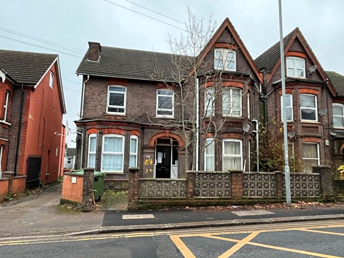 1 Bedroom Flat For Sale In Flat, , Biscot Road, Bedfordshire, LU3